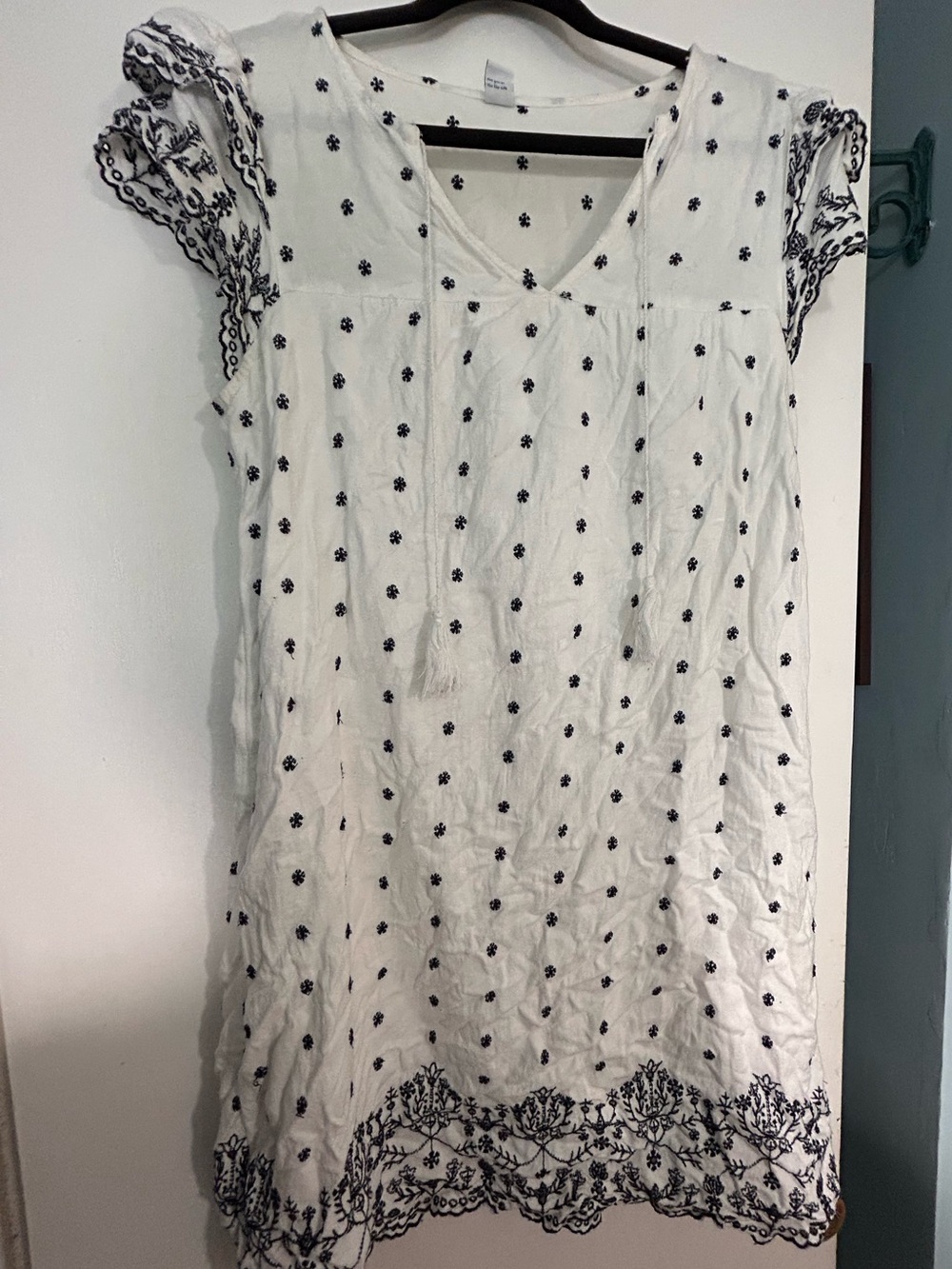 Old Navy white dress with black detailing